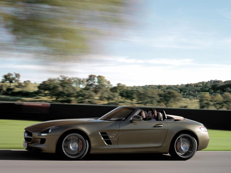  Mercedes-Benz SLS AMG Roadster 2011 года  (фото 164 из 183)